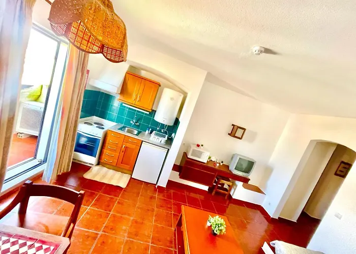 Apartment T1, Da Oura *